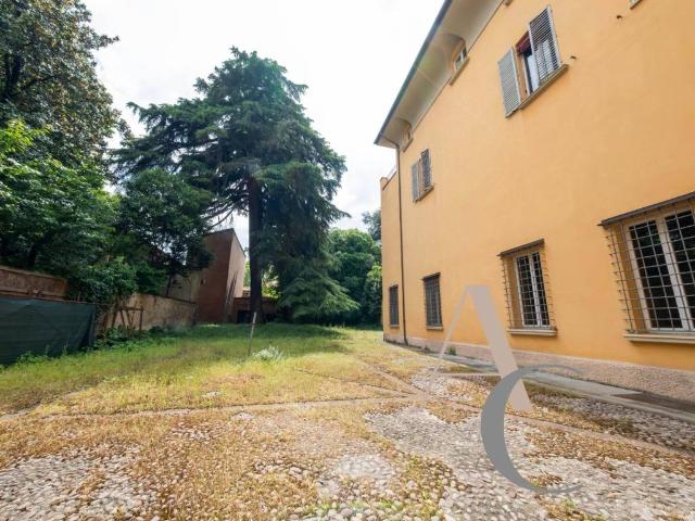 Appartamento in vendita a Bologna BO