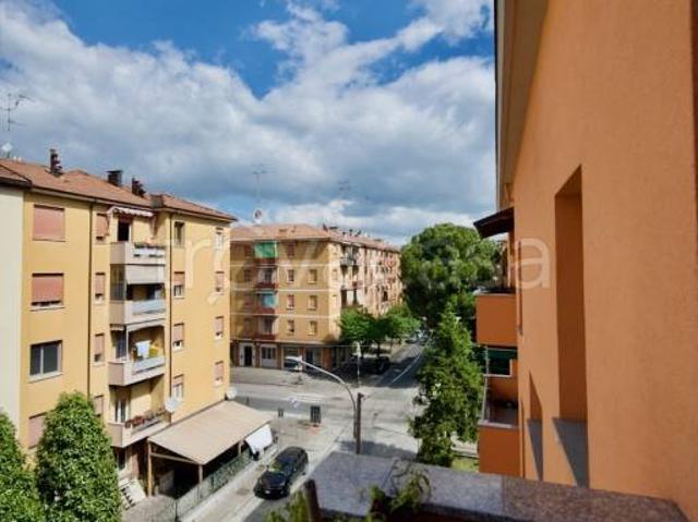Appartamento in vendita a Bologna via Alfredo Bergami, 18, Saffi