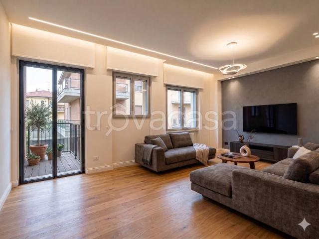 Appartamento in vendita a Bologna via dello Sterlino, Colli Murri