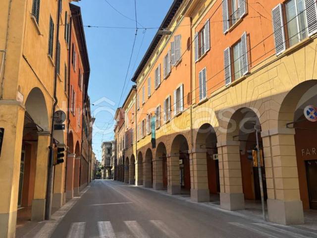 Appartamento in vendita a Bologna via Santo Stefano, 38, Centro Storico