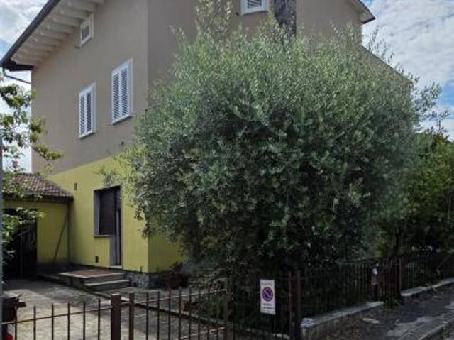 Appartamento in vendita a Borgo a Buggiano Buggiano 115 mq Rif: 1422784