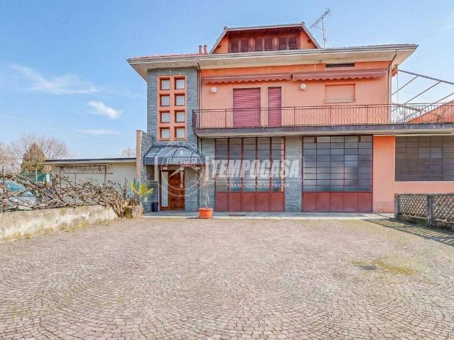 Villa in vendita a Borgomanero NO