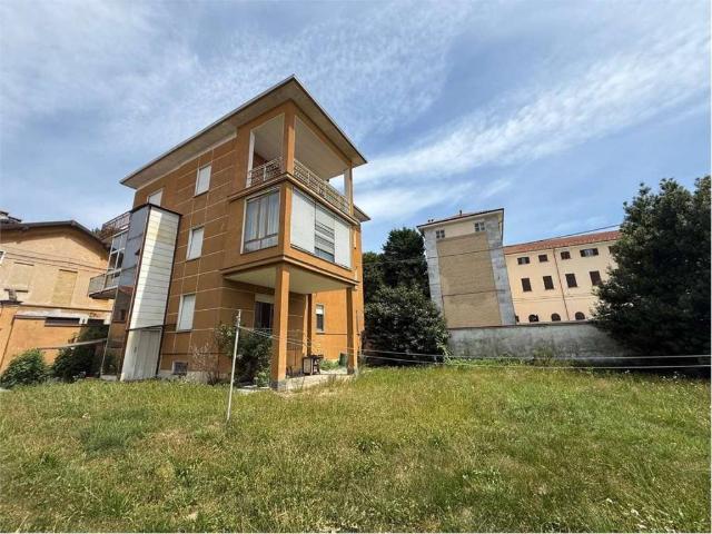 Appartamento in vendita a Borgomanero NO