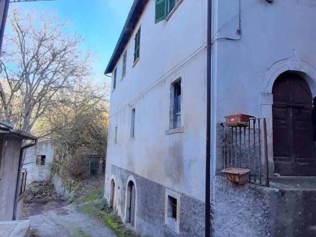 Appartamento in vendita a Borgorose RI