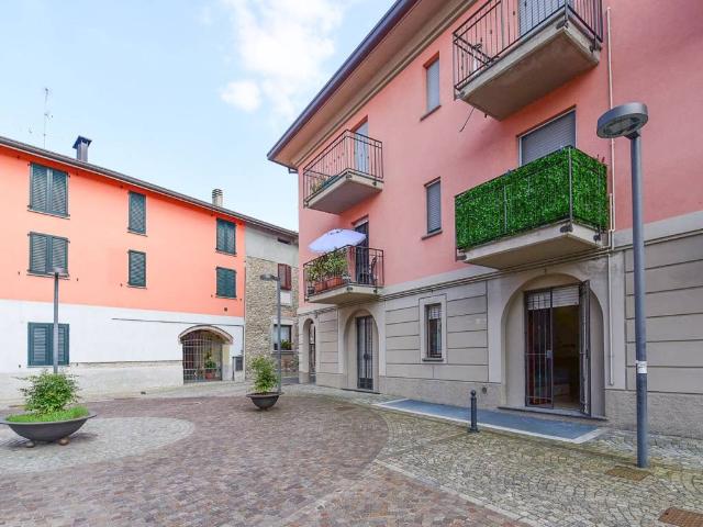 Appartamento in vendita a Brenna CO