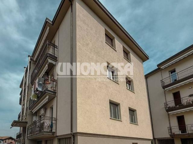 Appartamento in vendita a Bregnano via Giuseppe Parini, 4