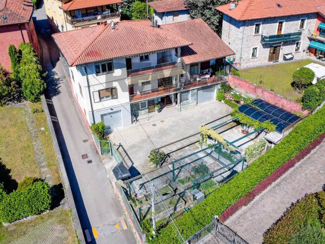 Appartamento in vendita a Brezzo Di Bedero