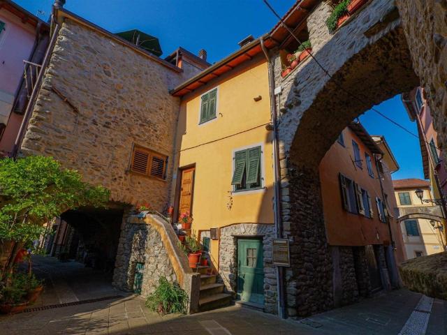 Appartamento in vendita a Brugnato via Olivo 5