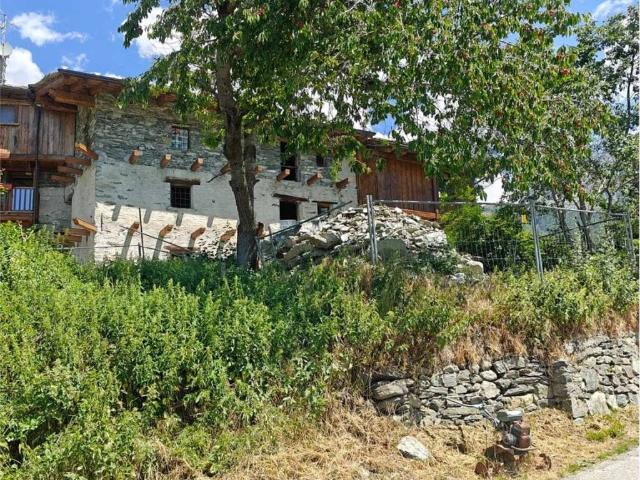 Appartamento in vendita a Brusson AO
