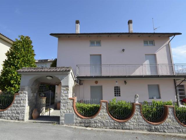 Appartamento in vendita a Cupramontana via buozzi 19