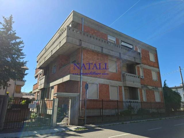 Appartamento in vendita a Cairate VA