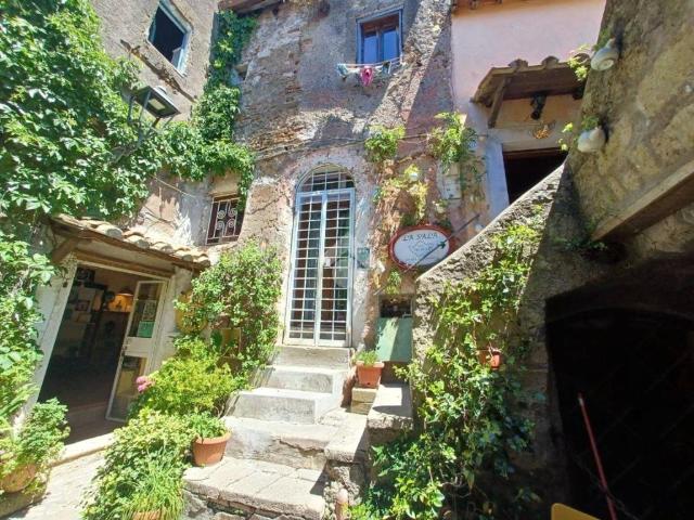 Appartamento in vendita a Calcata VT