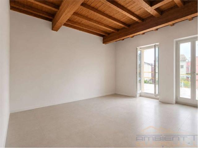 Appartamento in vendita a Calco LC