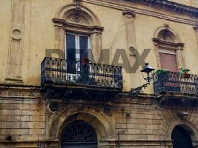 Appartamento in vendita a Caltagirone