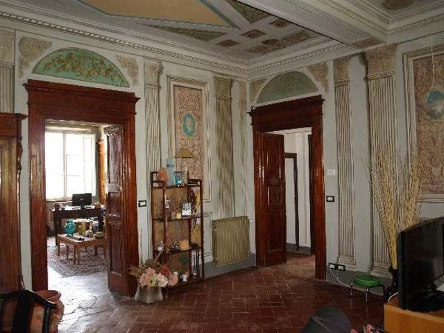 APPARTAMENTO in VENDITA a CAMAIORE Camaiore di 5 vani
