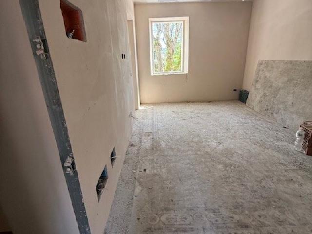 APPARTAMENTO in VENDITA a CAMAIORE Centro di 4 vani