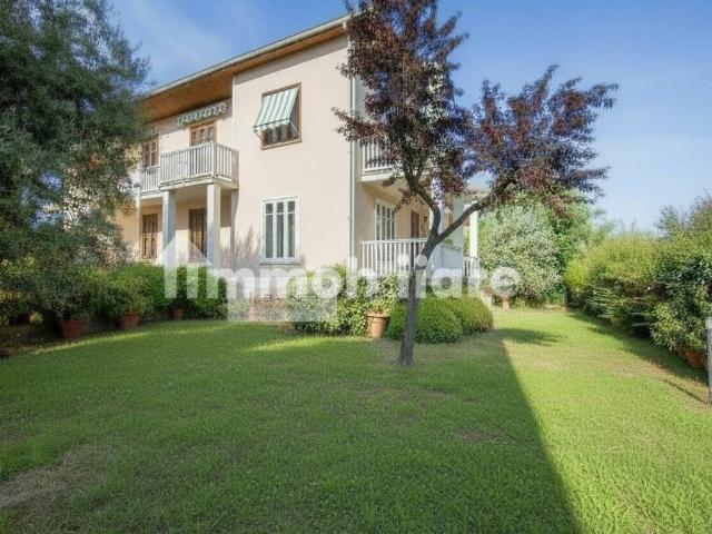 Appartamento in vendita a Camaiore LU