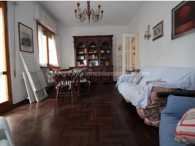 Appartamento in vendita a Camaiore, Lido di Camaiore