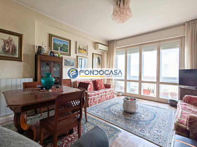 Appartamento in vendita a Camaiore, Lido di Camaiore