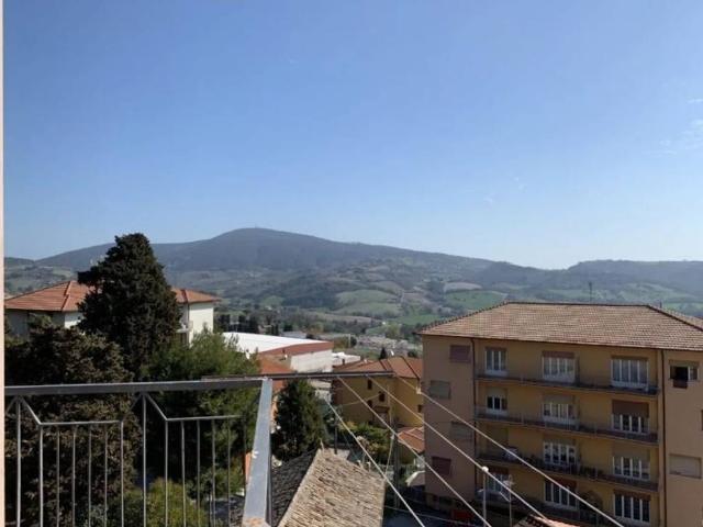 Appartamento in vendita a Camerano AN