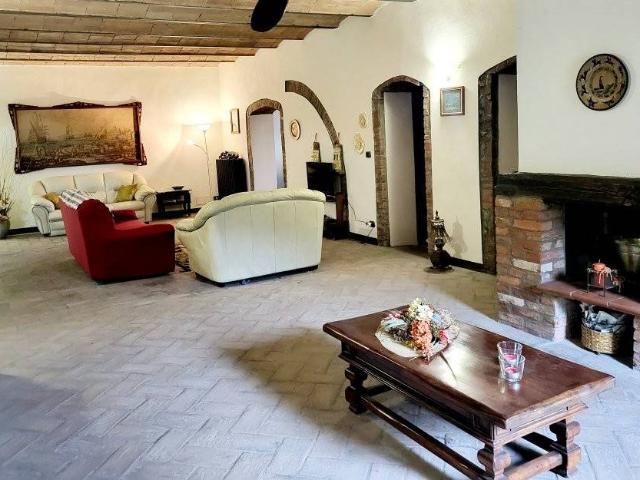 Appartamento in vendita a Campagnatico GR