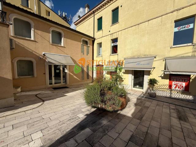 Appartamento in vendita a Campobasso, Semicentro