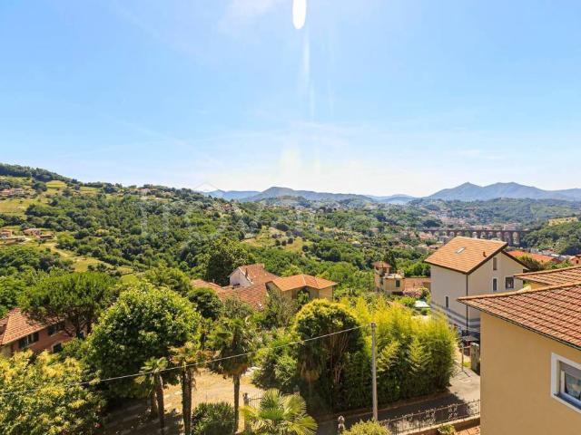 Appartamento in vendita a Campomorone via Primo Cavallieri, 55