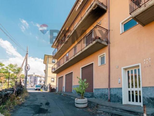 Appartamento in vendita a Camporotondo Etneo