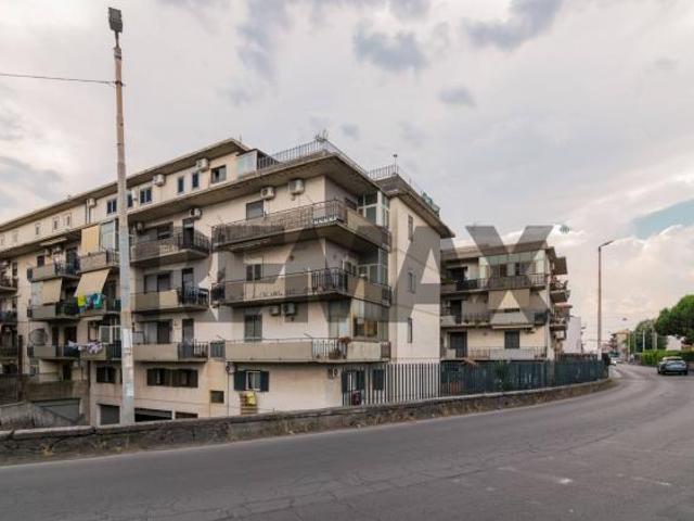 Appartamento in vendita a Camporotondo Etneo