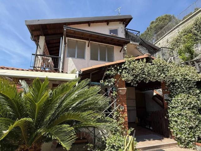 Villa in vendita a Camporosso IM