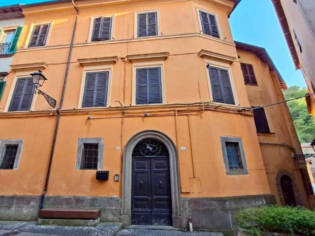Appartamento in vendita a Canepina VT