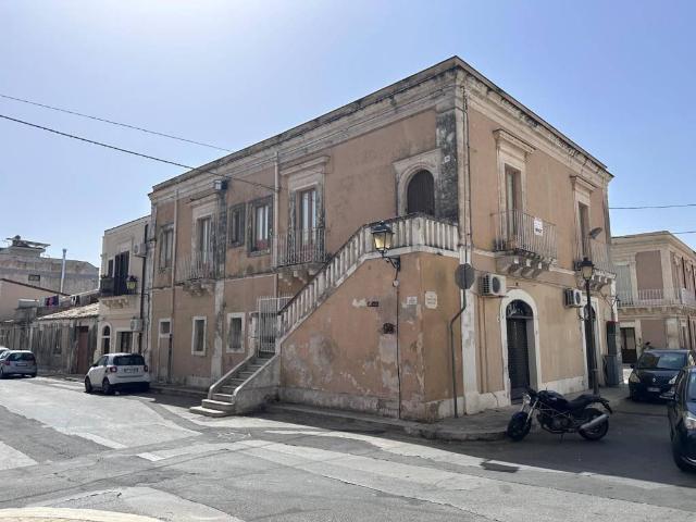 Appartamento in vendita a Canicattini Bagni SR