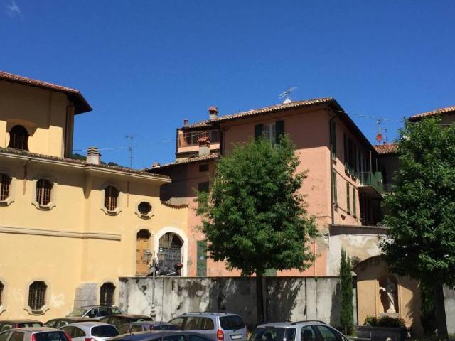Appartamento in vendita a Canzo CO