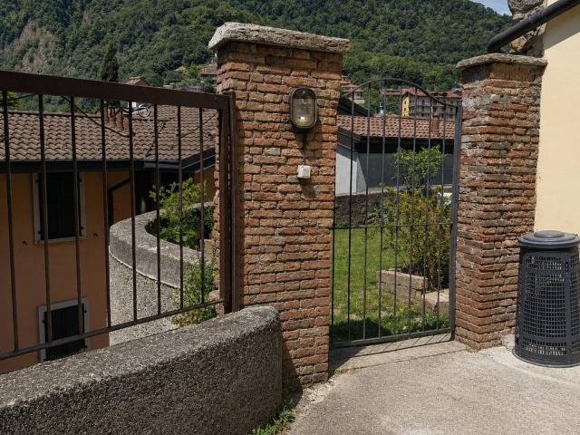 Appartamento in vendita a Canzo CO