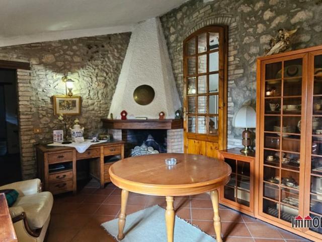 Appartamento in vendita a Casole d'Elsa