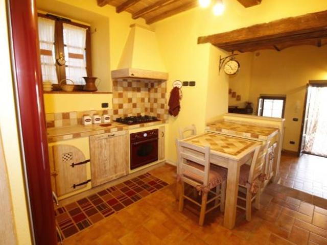 Appartamento in vendita a Casole d'Elsa 95 mq Rif: 1215702