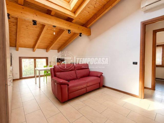 Appartamento in vendita a Casatenovo LC