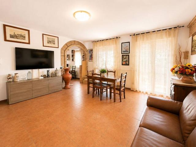 Appartamento in vendita a Cascina