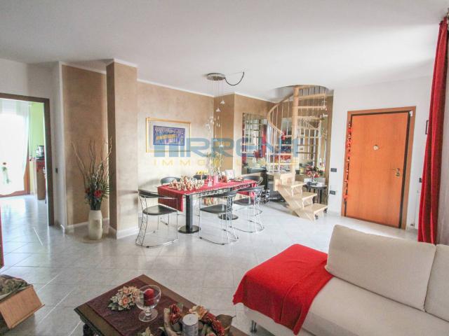 Appartamento in vendita a Cascina