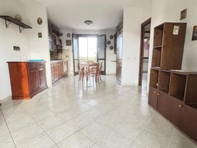 Appartamento in vendita a Cascina 75 mq Rif: 1354990