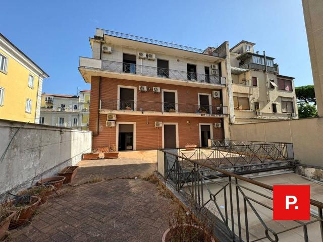 Appartamento in vendita a Caserta, Centro