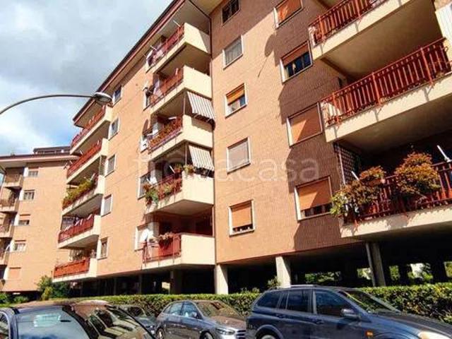 Appartamento in vendita a Caserta via Vincenzo Lupoli, 11, Ferrarecce Università