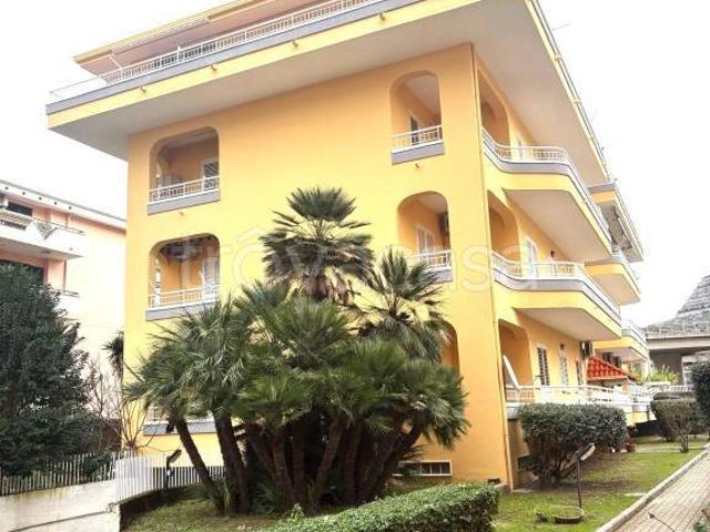 Appartamento in vendita a Caserta via 1 Ottobre, Tredici
