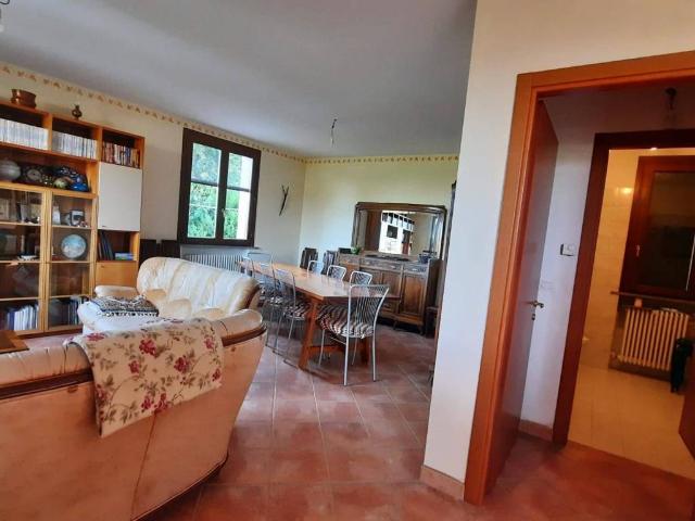 Appartamento in vendita a Casina RE