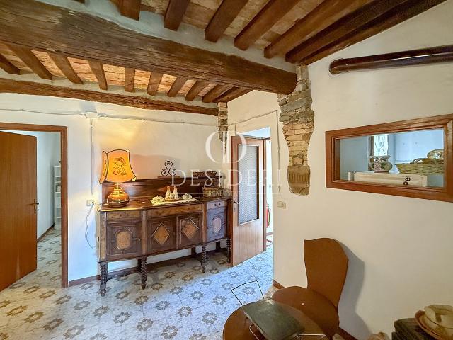 APPARTAMENTO in VENDITA a CASTEL DEL PIANO MONTENERO di 4 vani