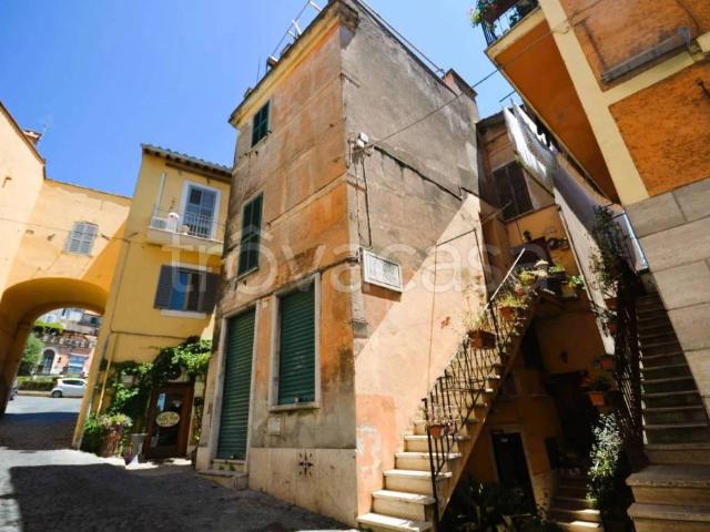 Appartamento in vendita a Castel Madama via Roma