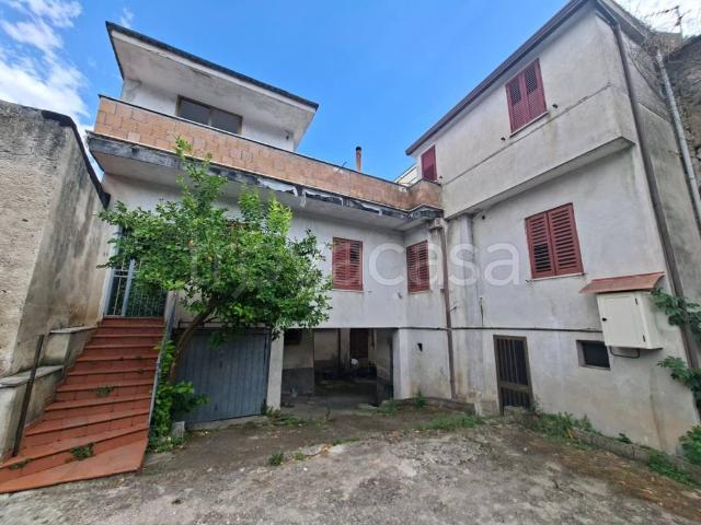 Appartamento in vendita a Castel Morrone via Torre, 30
