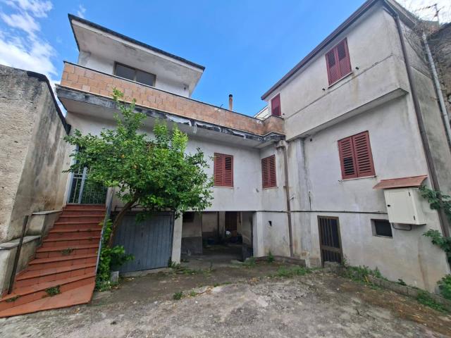 Appartamento in vendita a Castel Morrone