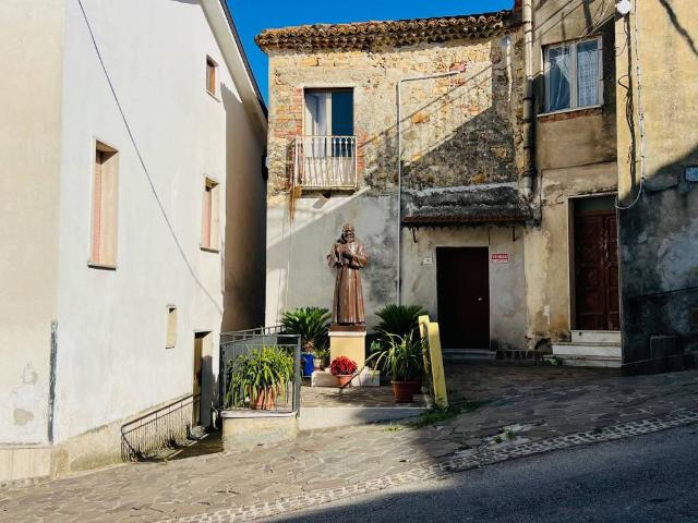 Appartamento in vendita a Castelnuovo Cilento SA