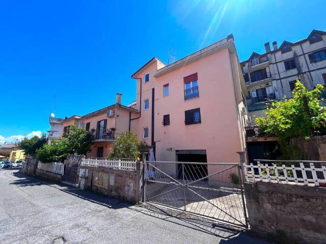 Appartamento in vendita a Castelnuovo di Porto RM
